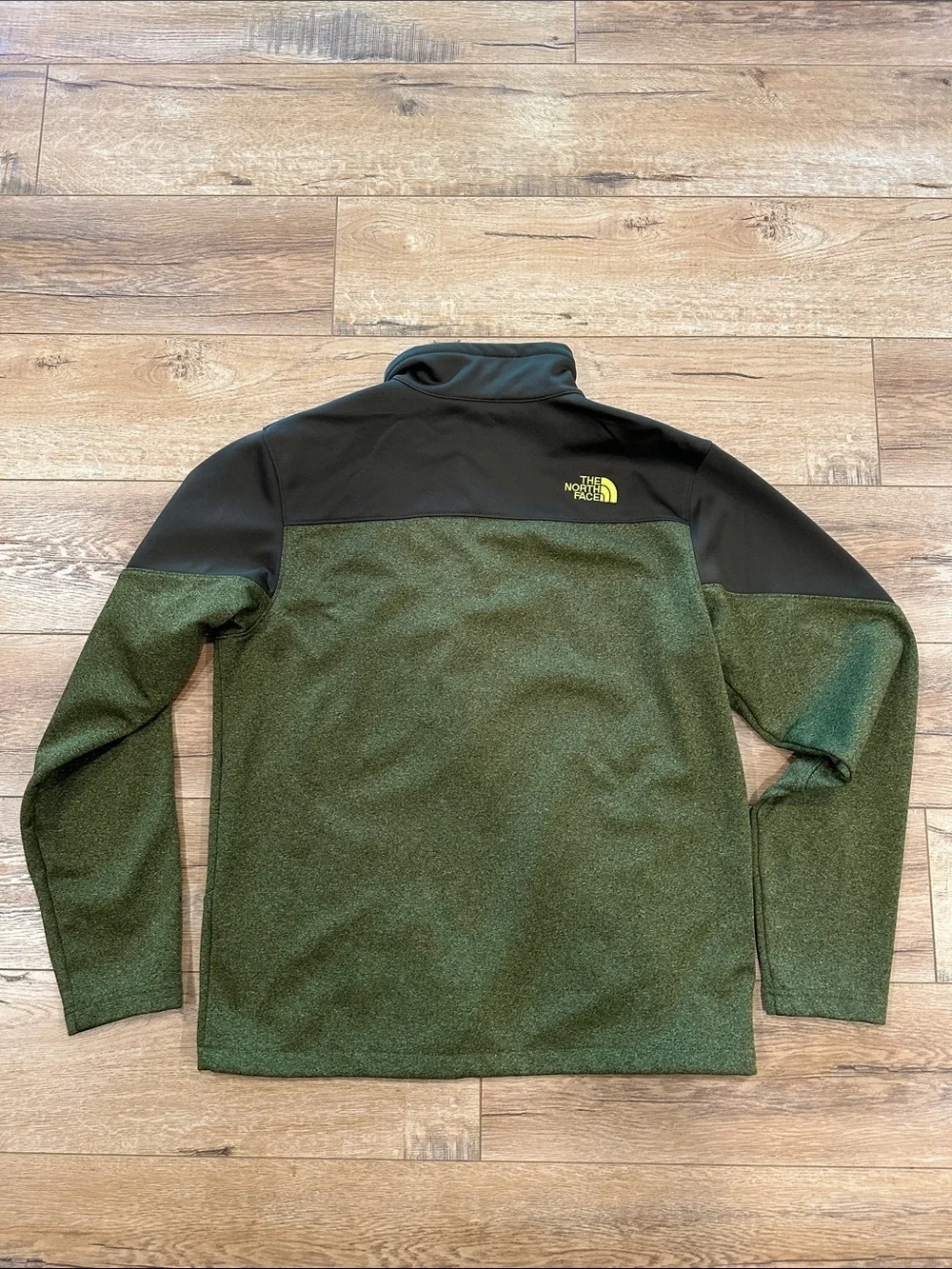 The North Face Men’s Green Full-Zip Windwall Jacket